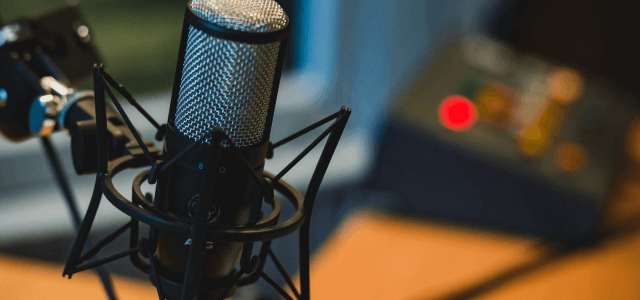+20 Must-Listen Podcasts for Marketers
